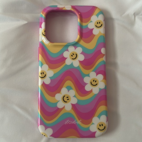 Stardust Wavy Daisy MagSafe iPhone 14 Pro Case - Picture 2 of 6